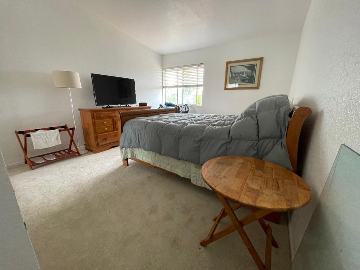 Ploy Apartment Monterey Park ภายนอก รูปภาพ